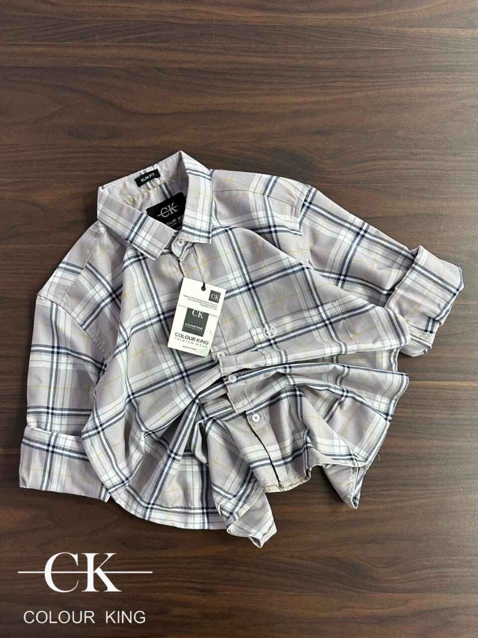 Ideal for casual outings or creative events